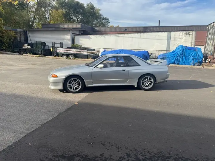 Nissan Skyline 1991 photo 3