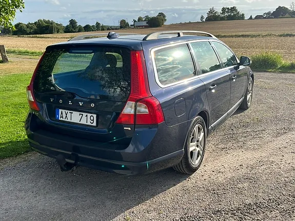 Volvo V70 2010 photo 4