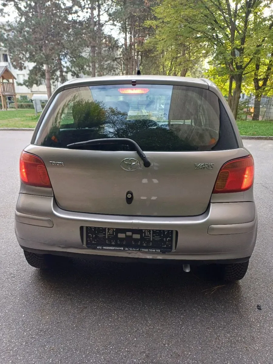 Toyota Yaris 2004 photo 2