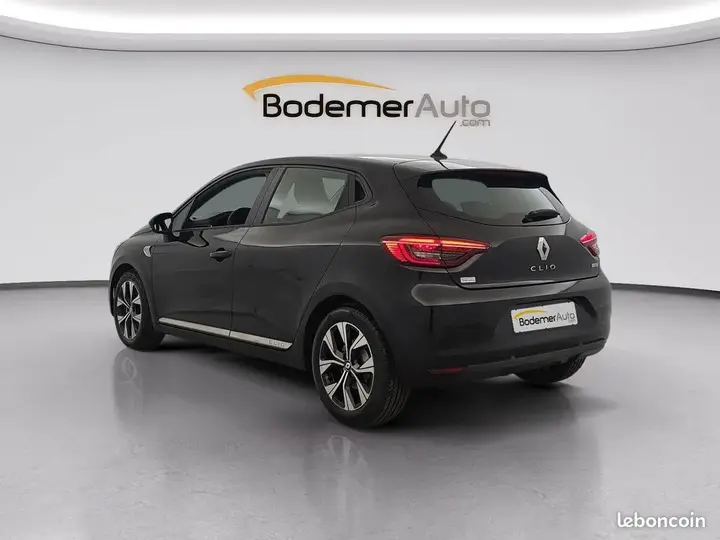 Renault Clio 2022 photo 3