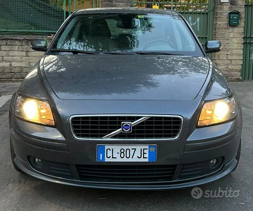 Volvo S40 2004 photo 2