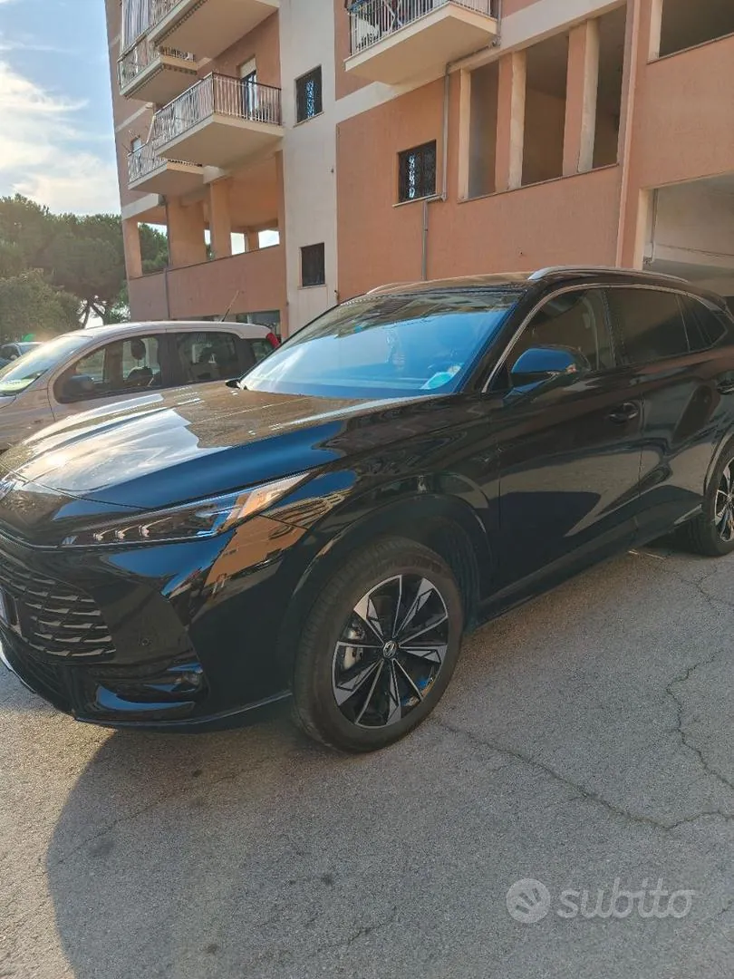 MG Hs 2025 photo 2