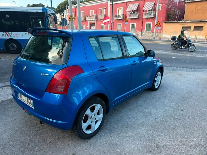 Suzuki Swift 2007 photo 4