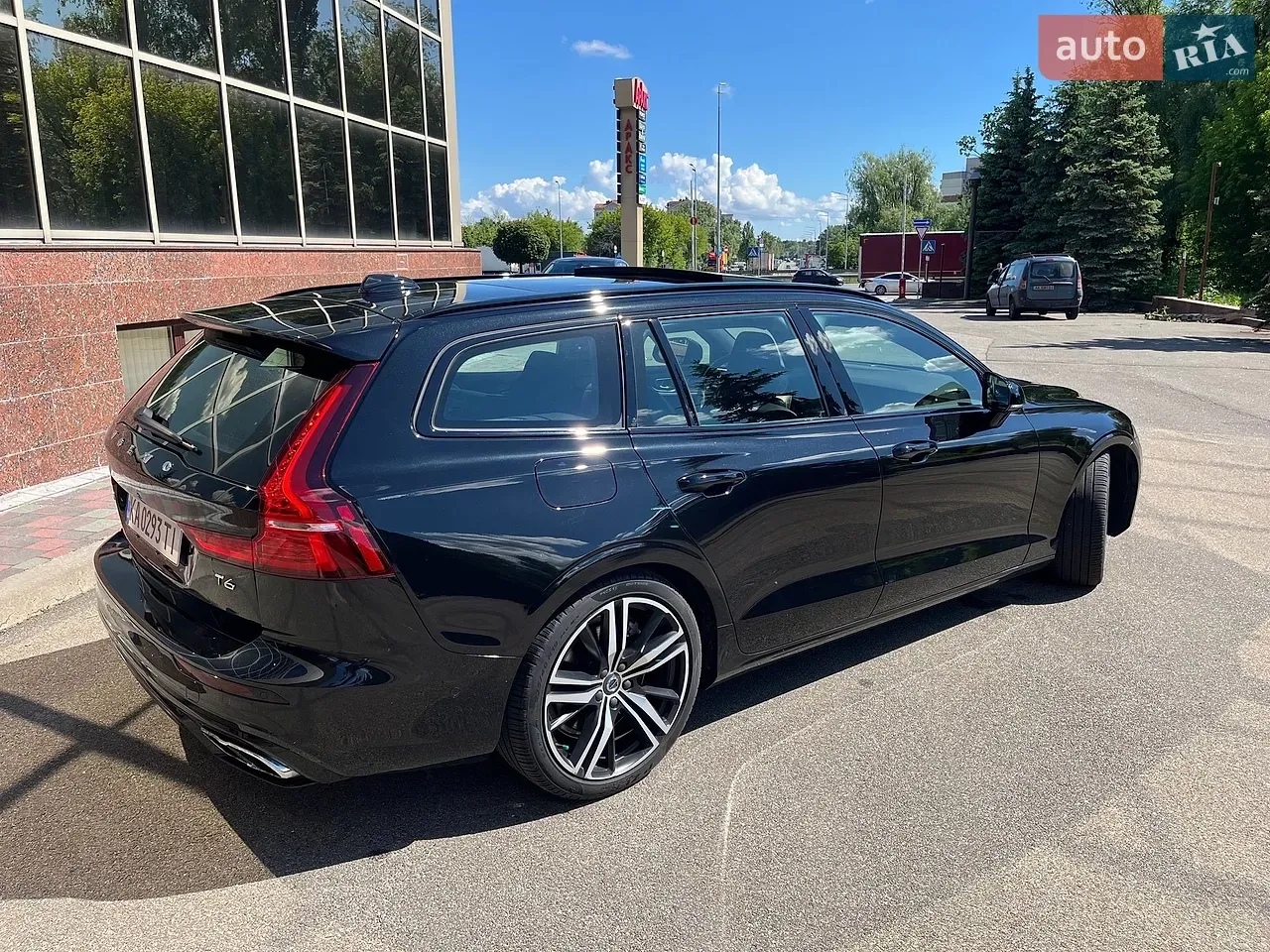 Volvo V60 2019 photo 3