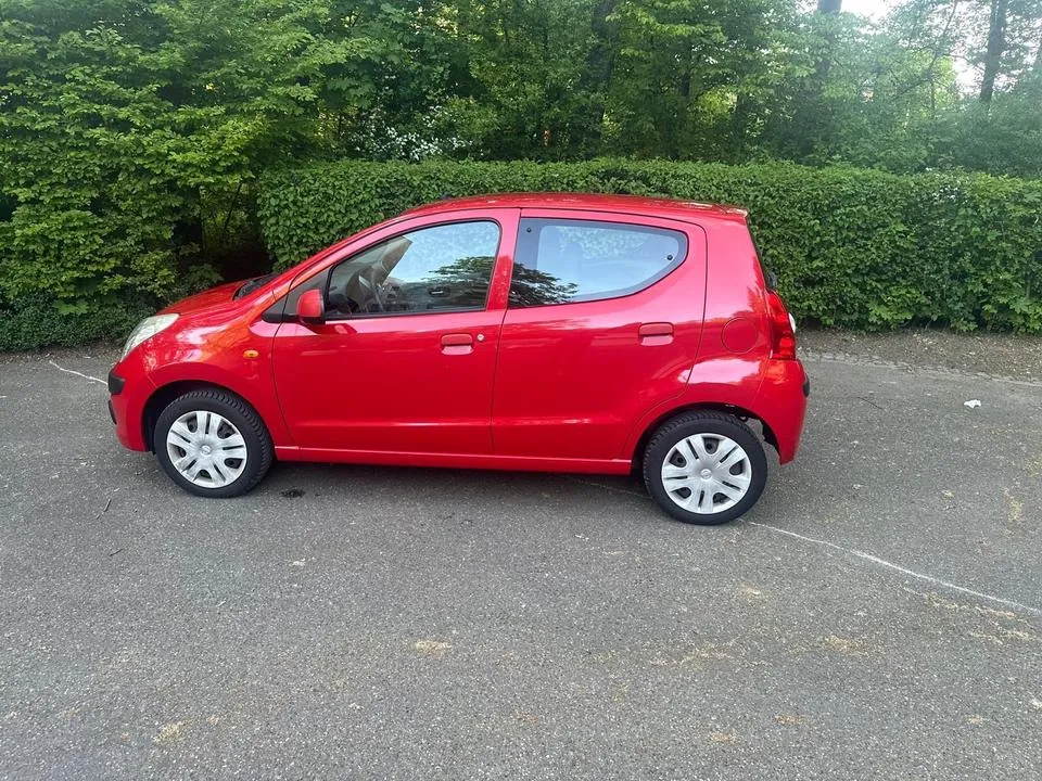 Nissan Pixo