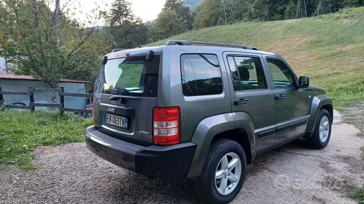 Jeep Cherokee 2012 photo 3
