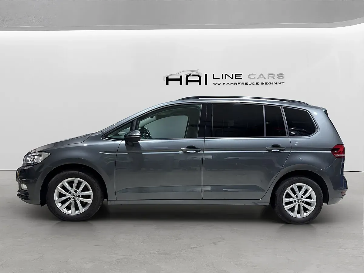 Volkswagen Touran 2017 photo 2