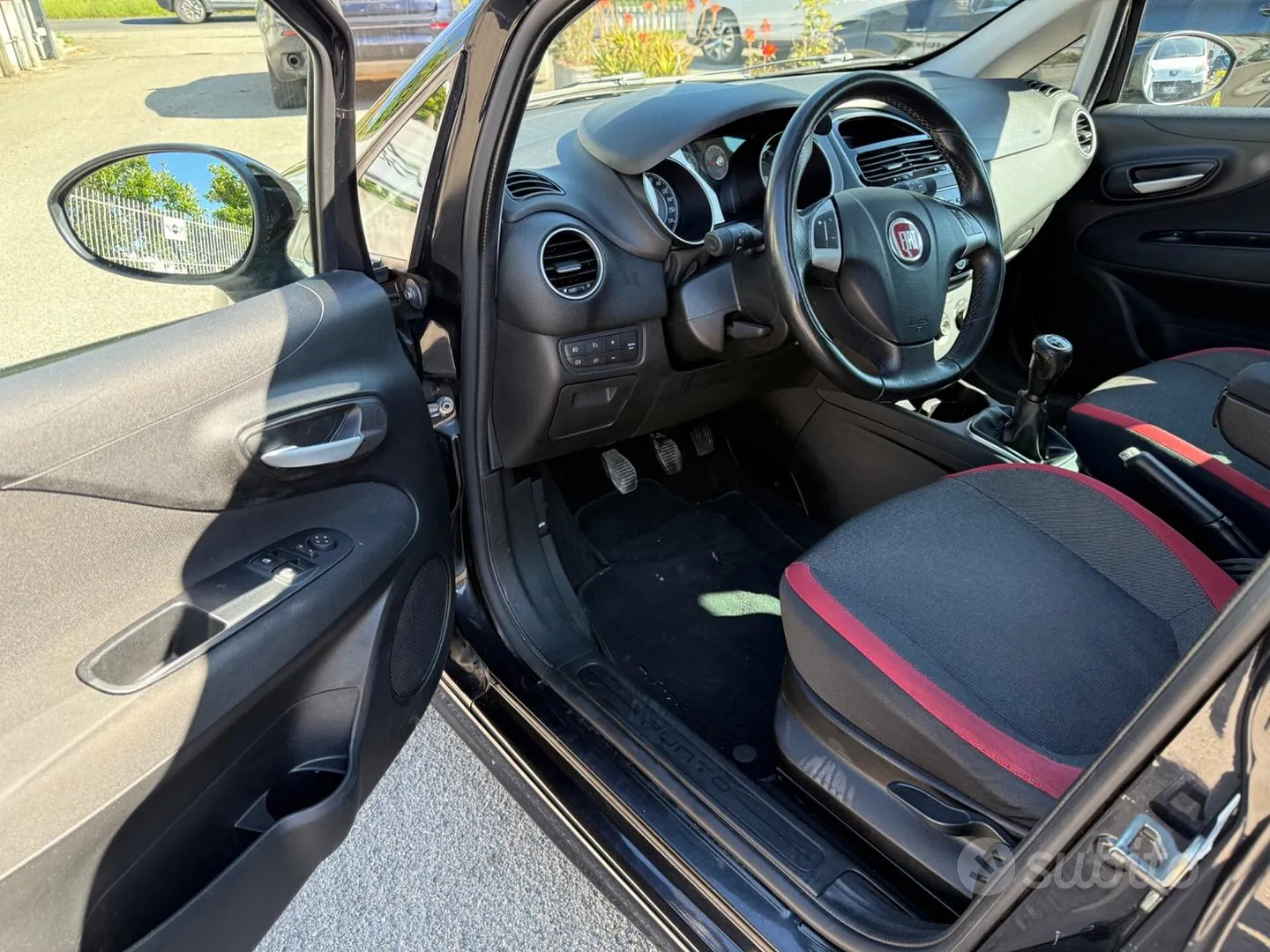 Fiat Punto Evo 2012 photo 4