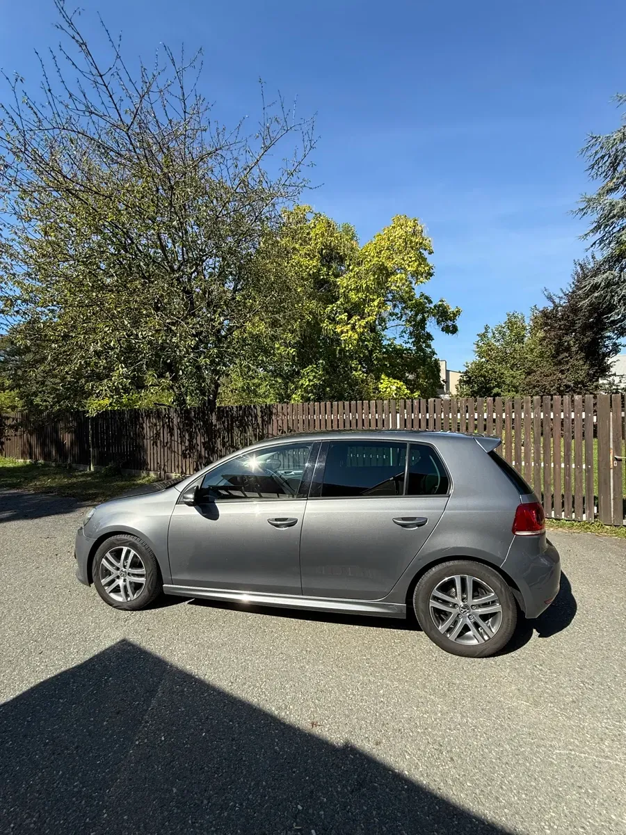 Volkswagen Golf 2012 photo 2