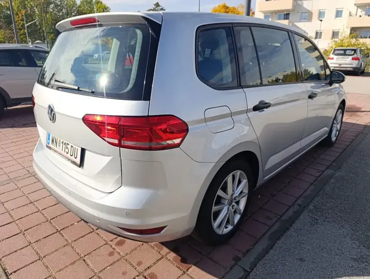 Volkswagen Touran 2015 photo 3