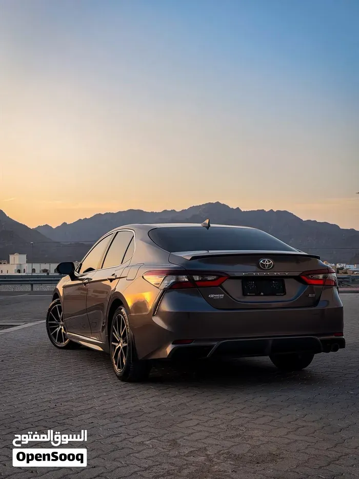 Toyota Camry 2022 photo 2