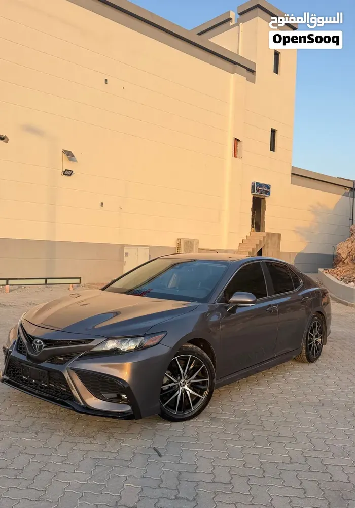 Toyota Camry 2022 photo 3