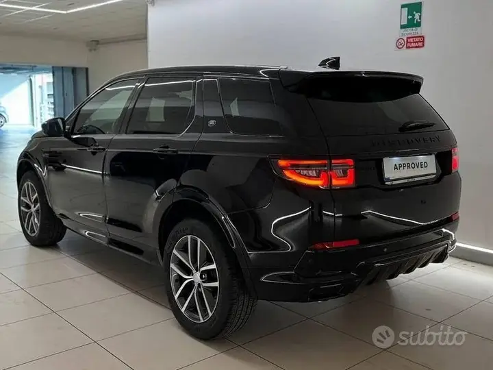 Land Rover Discovery Sport 2024 photo 2