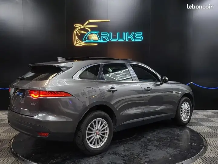 Jaguar F-Pace 2017 photo 4