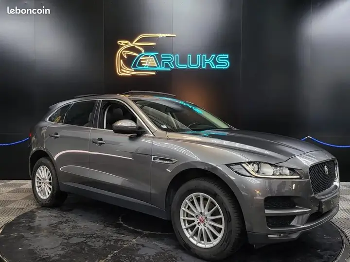 Jaguar F-Pace 2017 photo 5