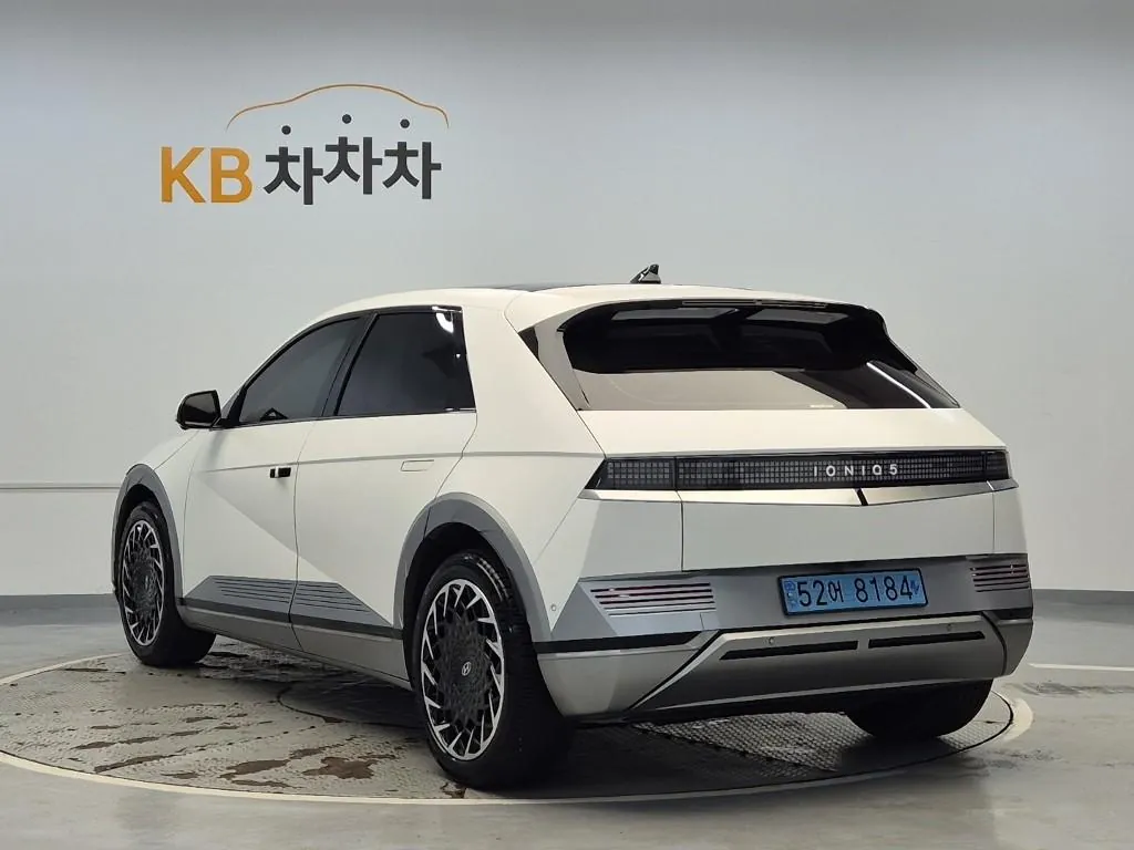 Hyundai Ioniq 5 2023 photo 2