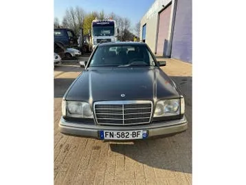 Mercedes-Benz E-Class 1995 photo 2