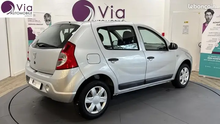 Dacia Sandero 2010 photo 5