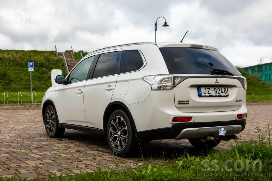 Mitsubishi Outlander 2015 photo 4