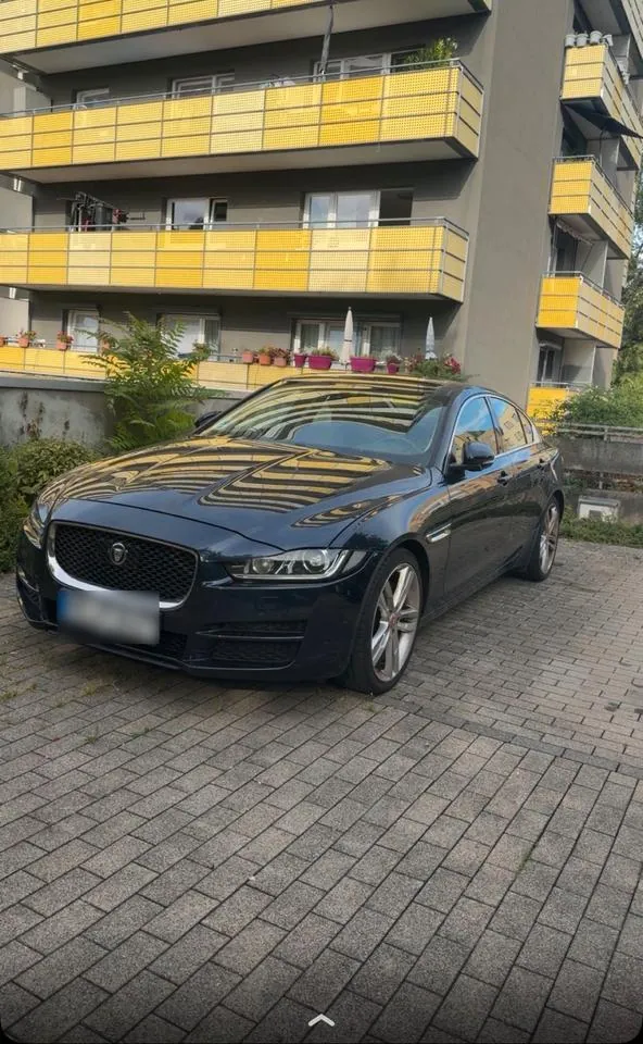 Jaguar Xe