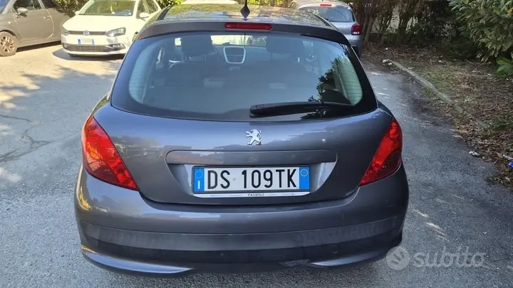 Peugeot 207 2008 photo 4