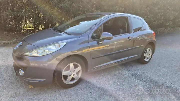 Peugeot 207 2008 photo 2