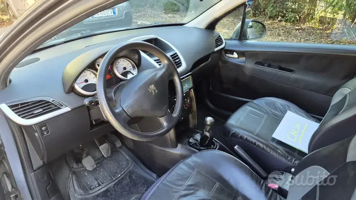 Peugeot 207 2008 photo 5