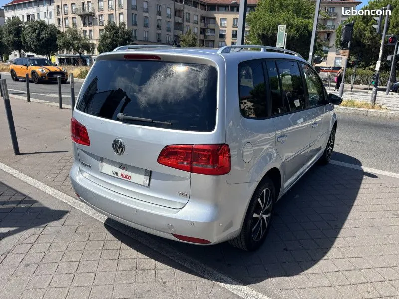 Volkswagen Touran 2012 photo 5