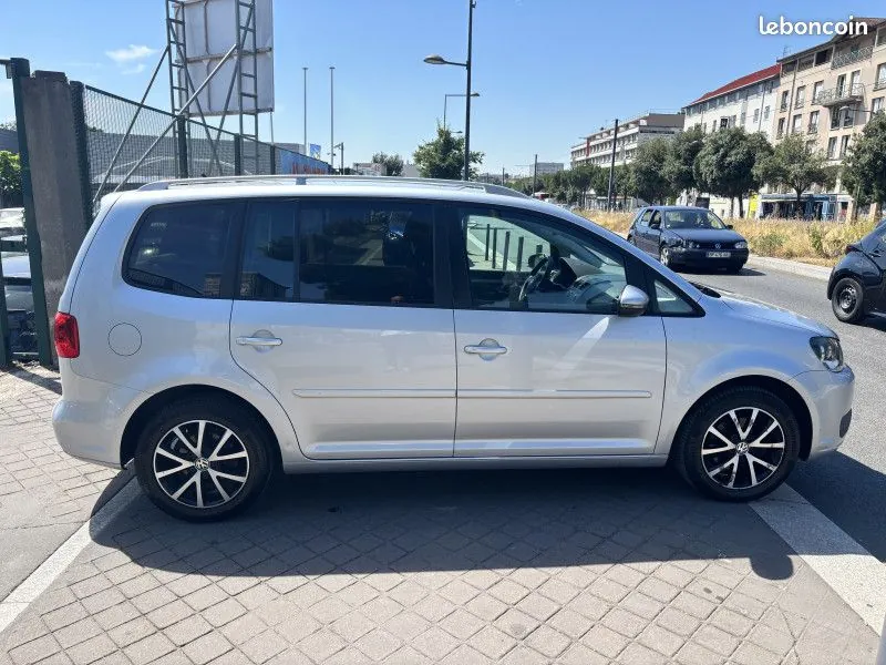 Volkswagen Touran 2012 photo 4