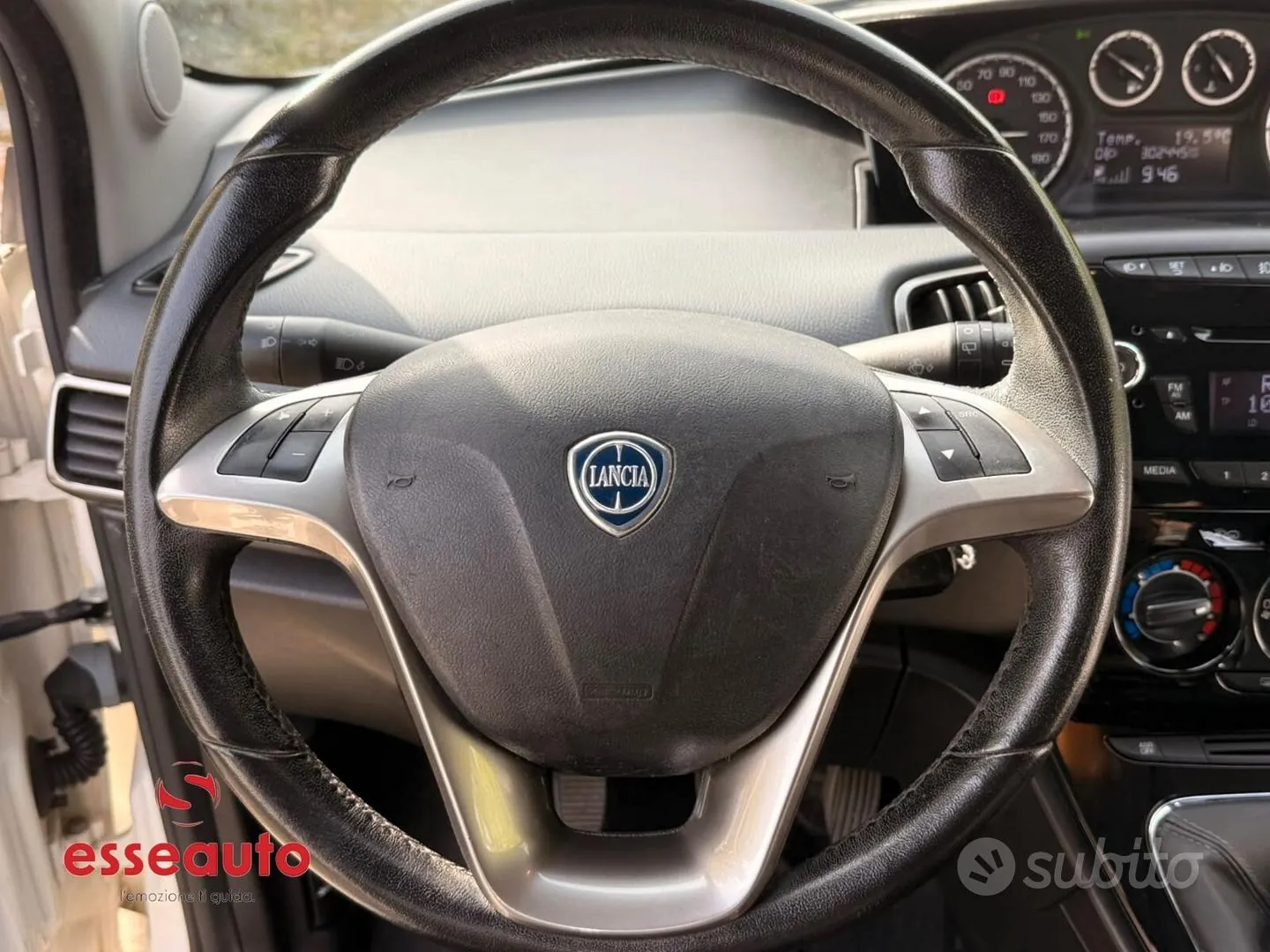 Lancia Ypsilon 2014 photo 2
