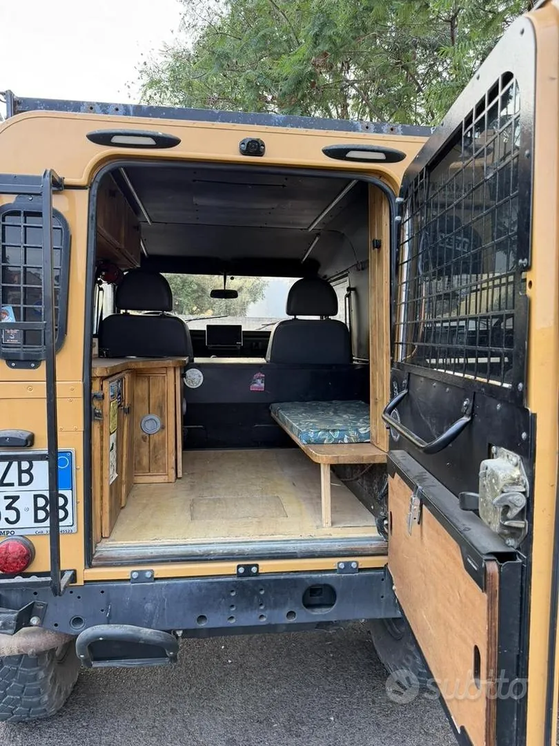 Land Rover Defender 2000 photo 4