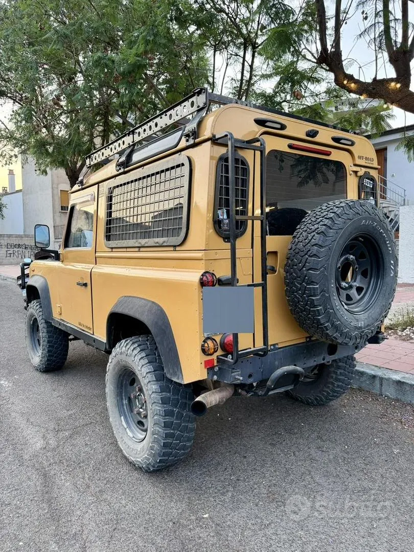 Land Rover Defender 2000 photo 3
