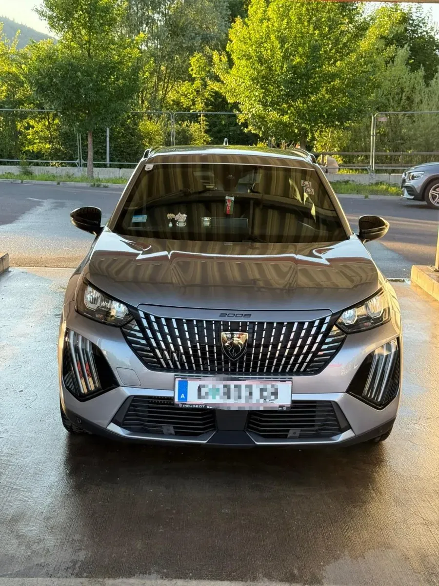Peugeot 2008 2024 photo 3