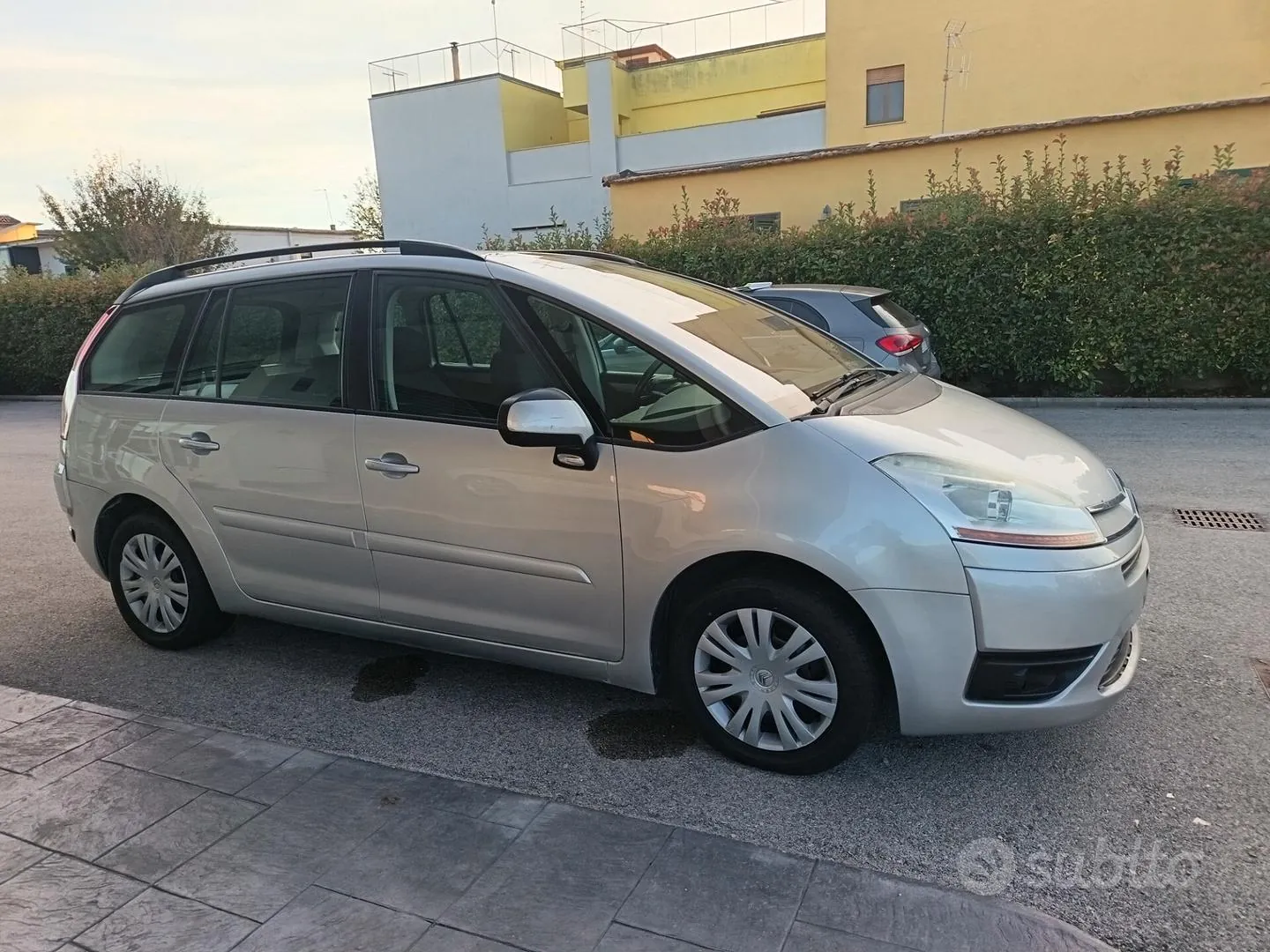 Citroen C4 Picasso 2009 photo 3