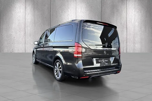 Mercedes-Benz Eqv300 2022 photo 3