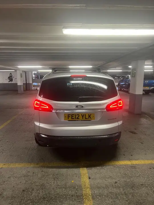Ford S-Max 2012 photo 2