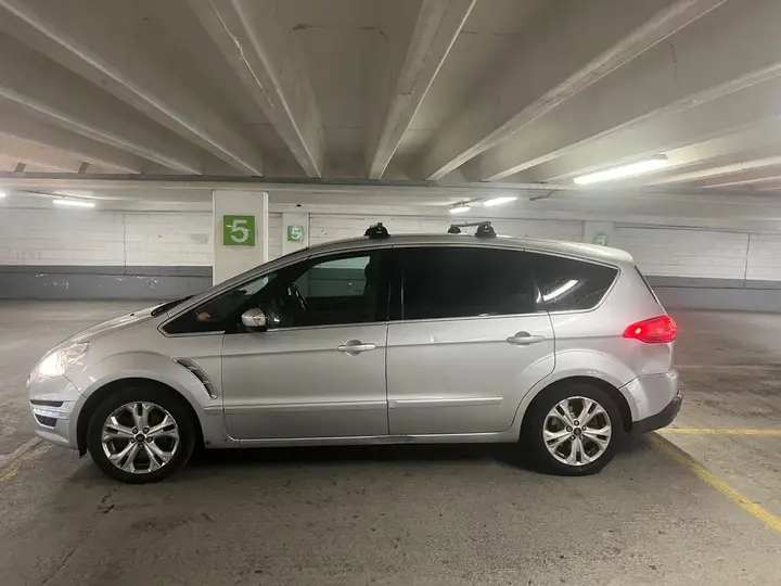 Ford S-Max 2012 photo 3