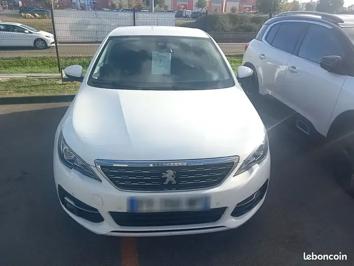 Peugeot 308 2020 photo 2