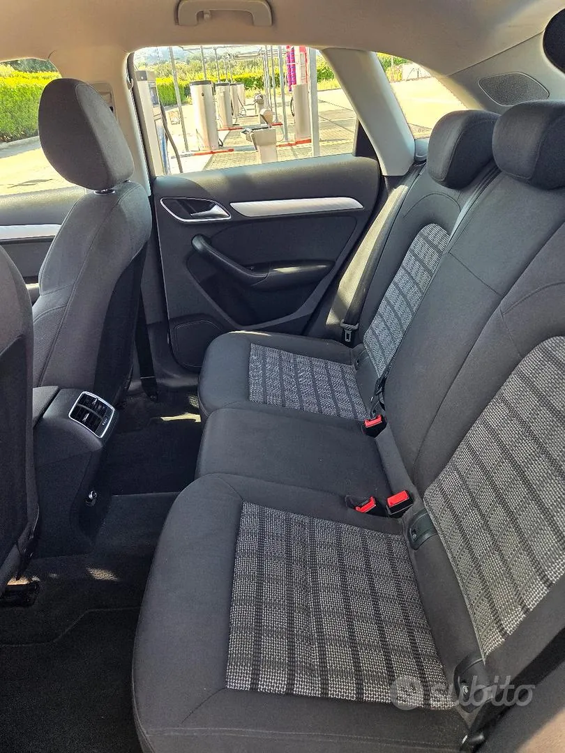 Audi Q3 2012 photo 3