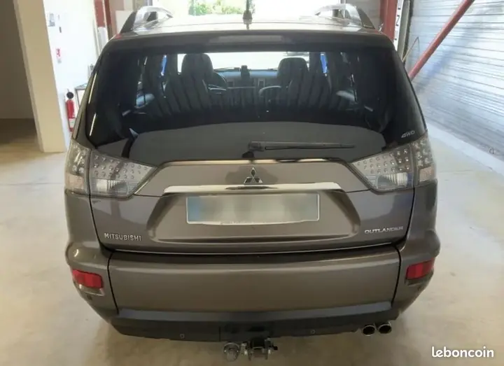 Mitsubishi Outlander 2011 photo 3