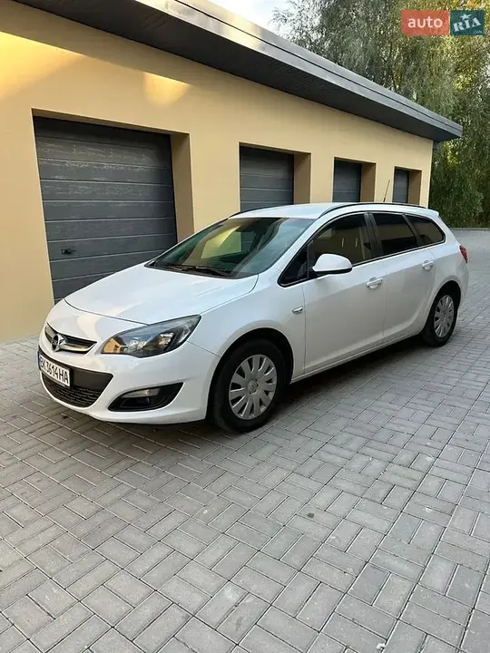 Opel Astra 2015 photo 2