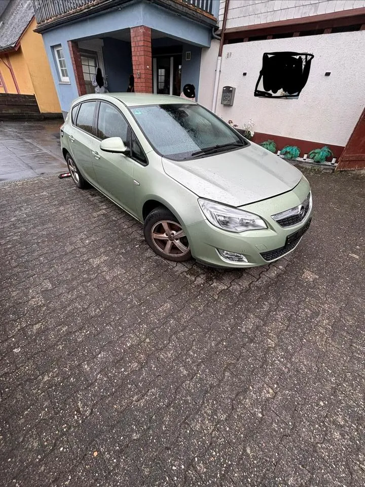 Opel Astra J