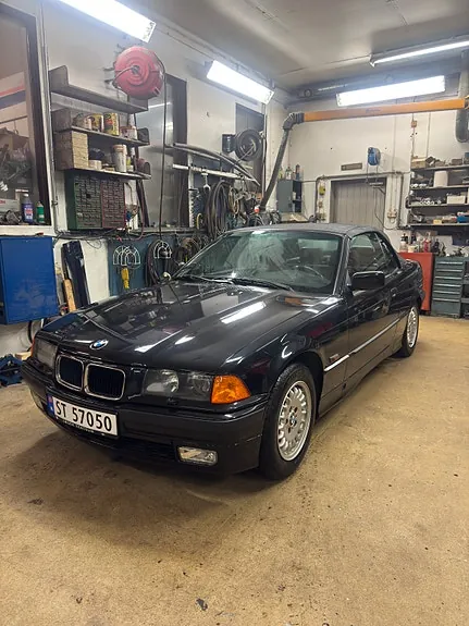BMW 320I