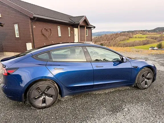 Tesla Model 3 2022 photo 4
