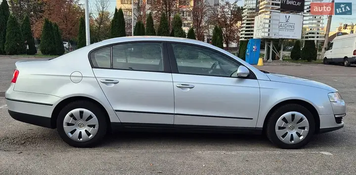 Volkswagen Passat 2005 photo 5