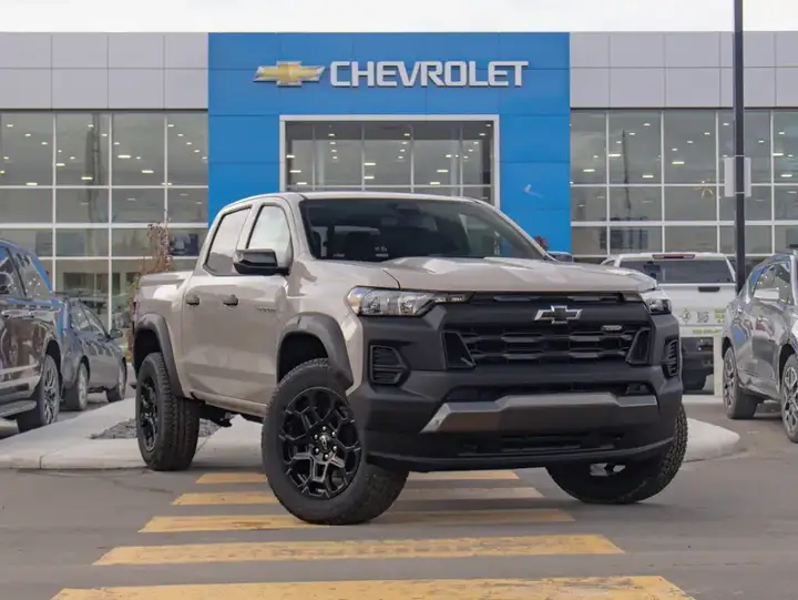 Chevrolet Colorado 2026 photo 2