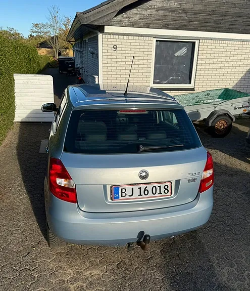 Skoda Fabia 2011 photo 4