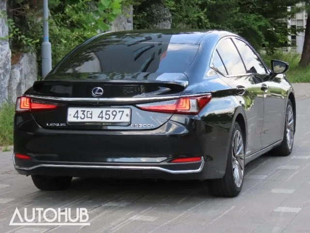 Lexus Es 2019 photo 3
