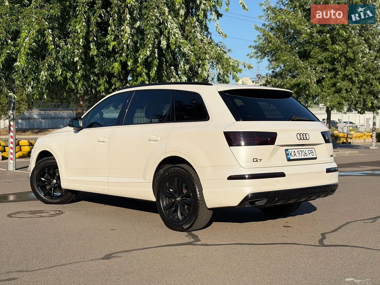 Audi Q7 2017 photo 2