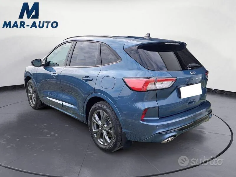 Ford Kuga 2023 photo 2
